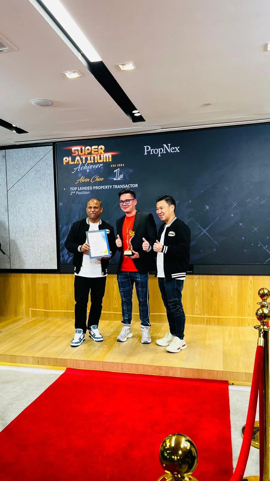 Alvin Choo at a PropNex Super Platinum Achiever award presentation